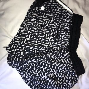 Lululemon hotty hot short 2.5”.